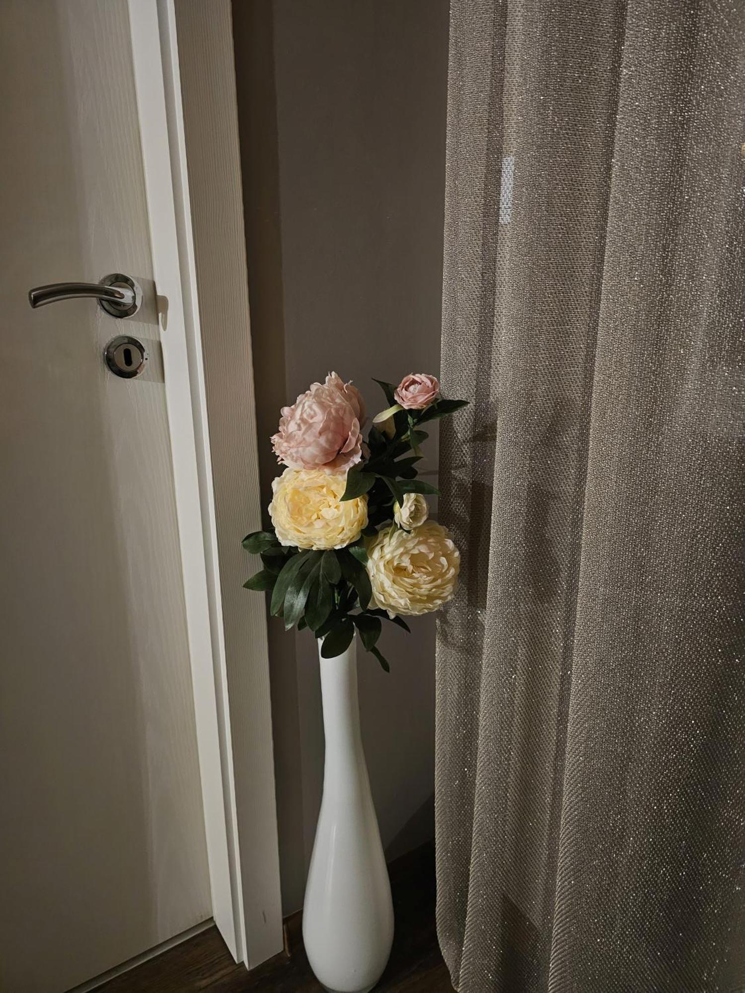 Bright Inn - Holiday & Business Apartment Sofia Buitenkant foto